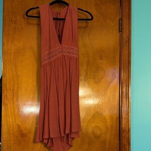 SHEIN Rust Red High-Low Sleeveless V-Neck Dress